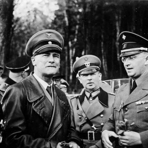 Co byl zač Konrad Henlein? Mohl být prostým úředníkem, do dějin vstoupil jako válečný zločinec. Sudety by mohly vyprávět