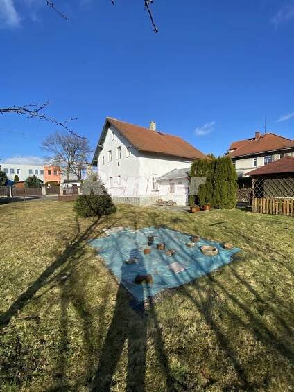 Prodej, rodinný dům, 5+1, zastavěná plocha 143 m2, výměra pozemku 1 537 m2, Cvikov
