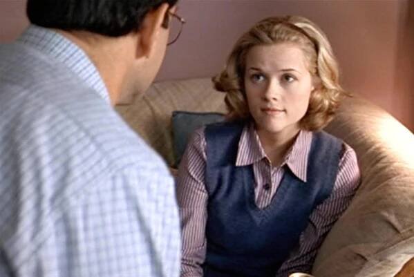 Reese Witherspoon and Mark Harelik in Kdo z koho (1999)