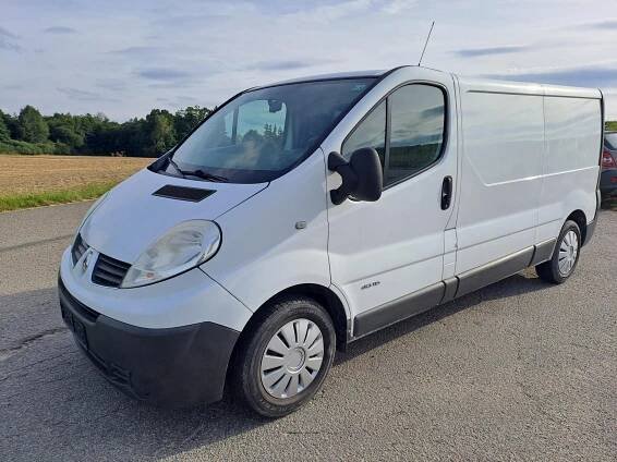 Renault Trafic 115 2.0 DCi, SERVISKA
