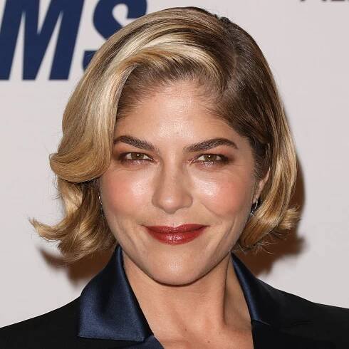 Selma Blair Wears a Turban, Is Accused of Cultural Appropriation
