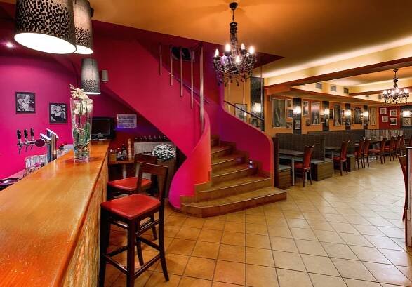 Restaurace, hotely a bary | Restaurace U Fausta | Karlovo náměstí - Praha