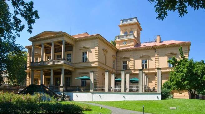 Vila Lanna - view from the garden