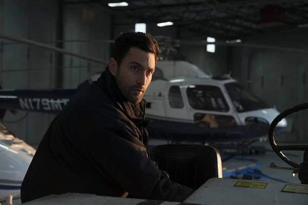 Nepřítel uvnitř - Návrat domů - Z filmu - Noah Mills