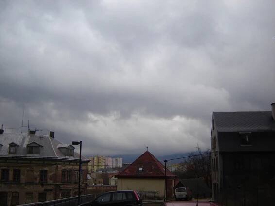 2008-11-16, Liberec, вид в напрямку гори Єштєд з Малої площі (Malé Náměstí)