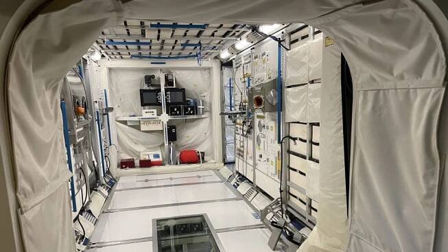 Cvičný modul evropské laboratoře na ISS COLUMBUS | foto: Martin Pařízek,  Český rozhlas