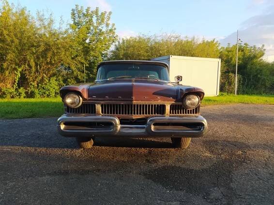 AMERICKÉ AUTOMOBILY ZE ZLÍNA