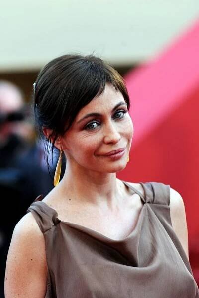 41 Sexiest Pictures Of Emmanuelle Béart | CBG