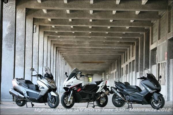 Kymco MyRoad 700 vs Yamaha Tmax 530 vs Aprilia SRV 850 | Motorkáři.cz