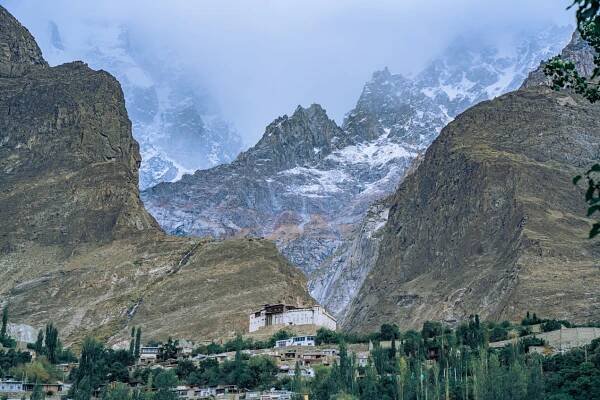 Karimabad Hunza ?Baltit Fort and mountains