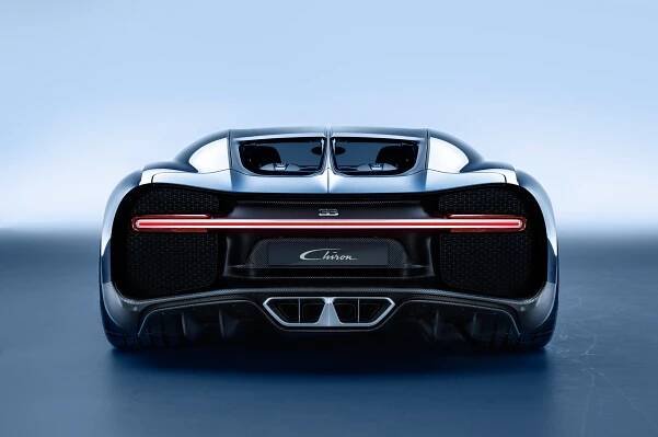 2017 Bugatti Chiron First Look Review: Resetting the Benchmark