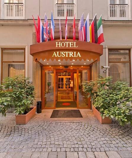 Willkommen im Hotel Austria © Christian M. Kreuziger 