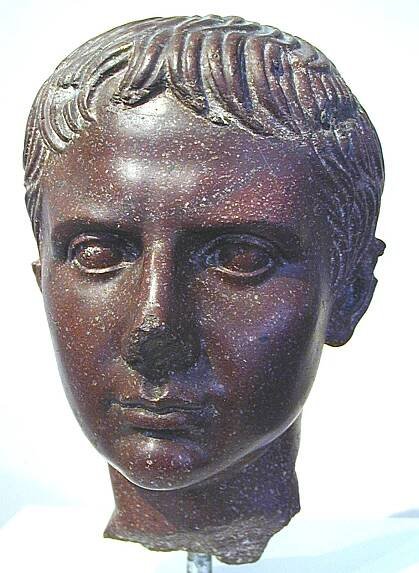 Soubor:Gaius Cäsar.jpg – Wikipedie
