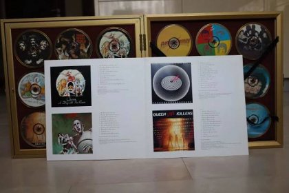 Limitovaná edice (č. 005502) diskografie QUEEN na CD z roku 1997 - Hudba na CD