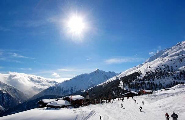 From the 4* Hotel Valentin to the slopes | Your skiing holiday in Sölden