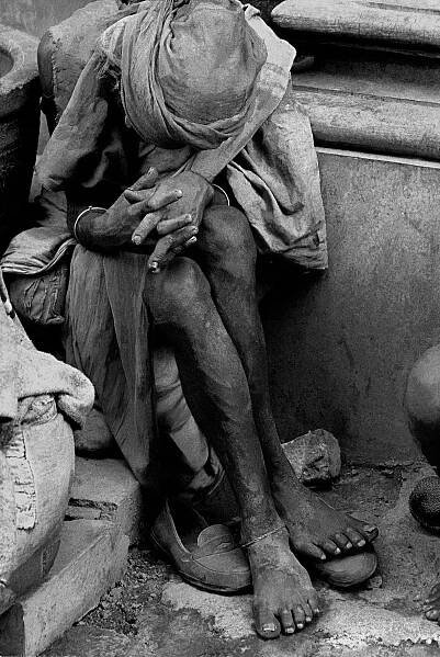© Frank Horvat – Beggar (a) Calcutta, India, 1962, Courtesy KLV Art Projects
