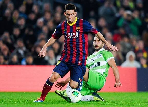 Lionel Messi returns from injury in Barcelona victory