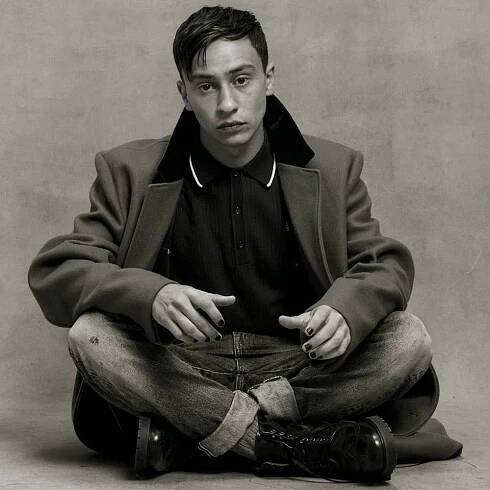 Keir Gilchrist – Biography, Facts & Life Story
