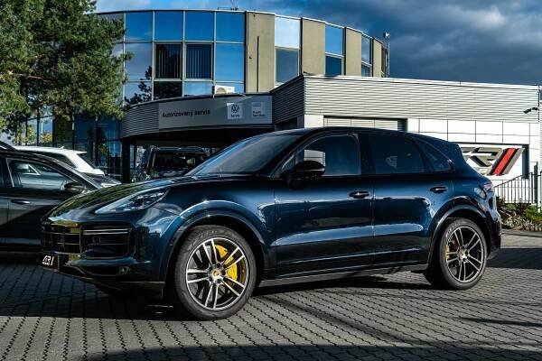 Porsche Cayenne V8 Turbo, keramiky, bikolor