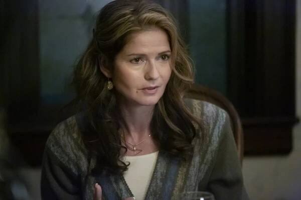 Město na kopci - V tomhle městě nejsou žádní svatoušci - Z filmu - Jill Hennessy