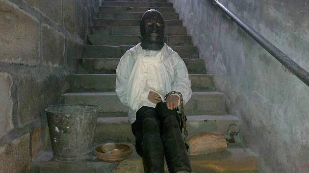 Ani králův levoboček, ani jeho dvojče. Kdo byl tajemný muž se železnou maskou