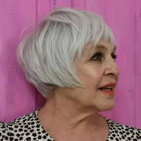 Pixie mikádo s ofinou a další módní účesy pro dámy za 60 let které dodávají vlasům objem - Zivot