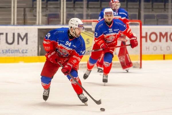 Klub HC RT TORAX Poruba 2011 podpořil babyboxy charitativním utkáním