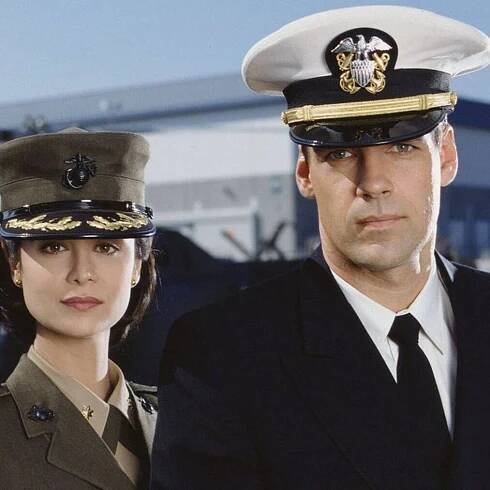 Mac ze seriálu JAG slaví 57: Catherine Bell žije se ženou, podniká a věří ve scientologii