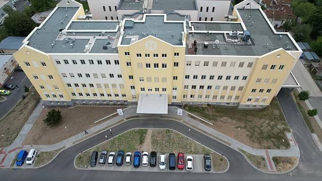 Chebská interna v rozkladu není, ohrazuje se proti tvrzení ANO nemocnice