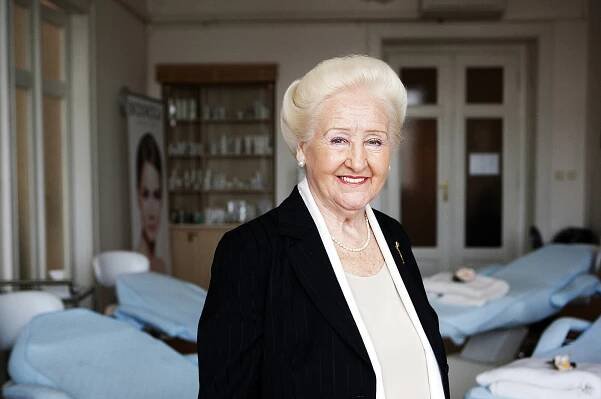 Přezdívali jí Lady Dermacol. Péči o sebe učila Knoblochová generace žen