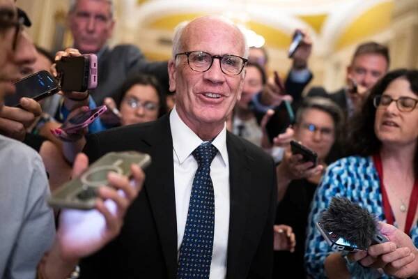 Peter Welch first Democratic senator to call for Biden to drop out
