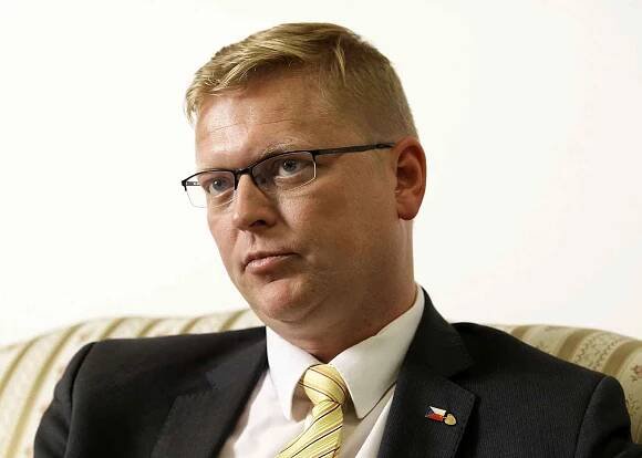 Tři kandidáti. KDU-ČSL si o víkendu vybere nástupce Pavla Bělobrádka
