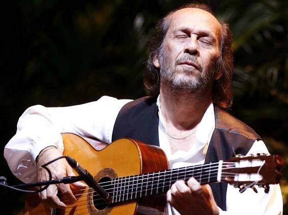 Fotogalerie: Mezinárodní festival Colores Flamencos - španělský kytarový virtuóz Paco de Lucia s doprovodem - Deník.cz