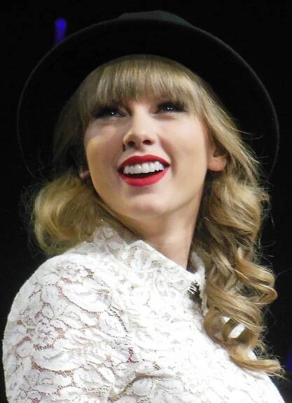 File:Taylor Swift Red Tour 2013.jpg