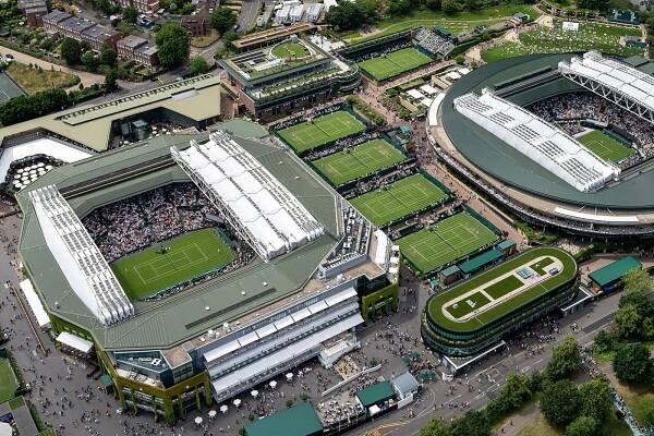Wimbledon komplikuje déšť i ekologičtí aktivisté. Postoupili Lehečka, Krejčíková, Veselý a Kvitová