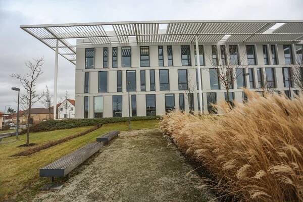Nová technologie z Dolních Břežan může pomoci satelitům přežít ve vesmíru