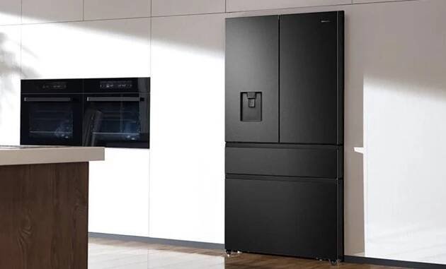 Americká chladnička Hisense RF540N4WFE