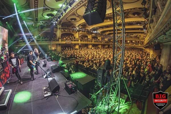 KONCERT KAPELY HARLEJ, PRAHA LUCERNA