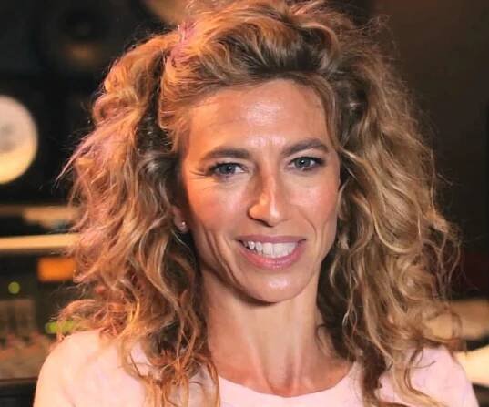 Claudia Black - Bio, Facts, Family Life of Australian Actress