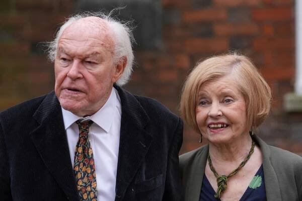 Zemřel herec Timothy West (†90), známý z Poirota či Vražd v Midsomeru