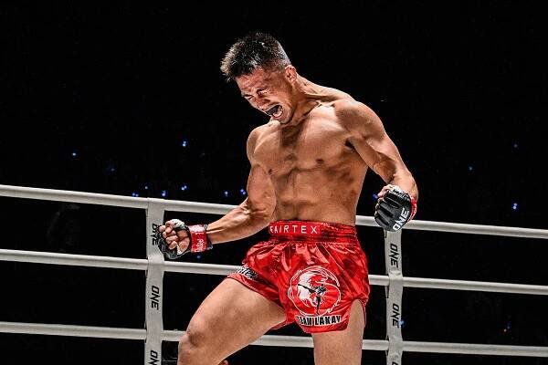Carlos Alvarez wins at Lumpinee Stadium
