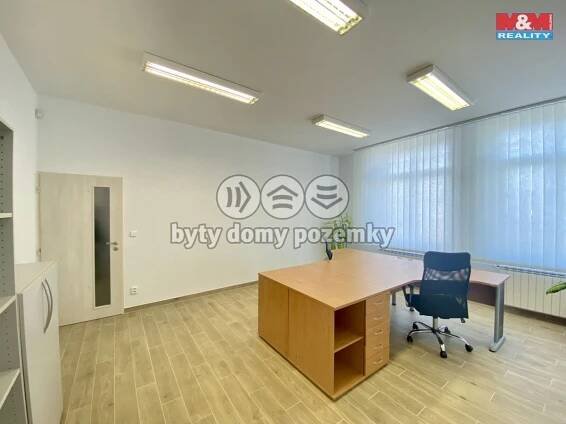 Pronájem kanceláře 26 m², Hlubčická, Krnov - Pod Bezručovým vrchem