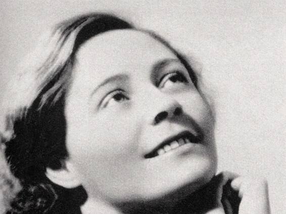 Vítězslava Kaprálová: Geniální česká skladatelka a dirigentka, která (si) ráda hrála s muži