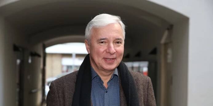 Jaroslav Mareš byl tchánem herce Vladislava Beneše. 