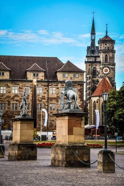 Stuttgart ve zprávách.