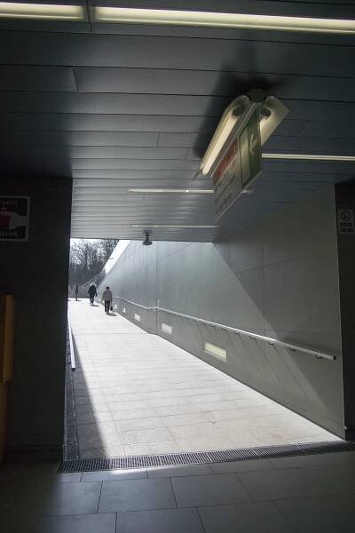 Stanice metra ve fotografiích (Nemocnice Motol) | Metro | IZDoprava.cz