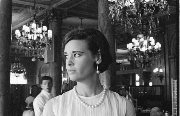 Socialite Gloria Vanderbilt modeled a new hairdo inspired by the 1961 film Last Year at Marienbad.