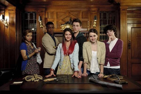 Clue - Promo - Stephan James, Ana Golja, Sterling Beaumon, Sarah Desjardins, Zach Mills