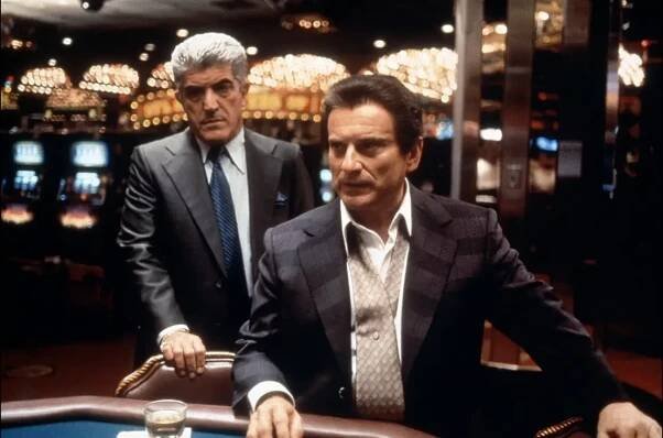 zemrel-frank-vincent-predstavitel-mafianu-a-clen-rodiny-sopranu-1