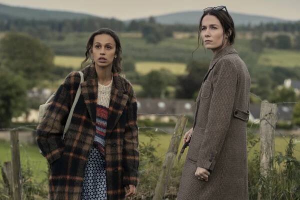 Bodkin - Jed nebo něco takového - Z filmu - Robyn Cara, Siobhán Cullen